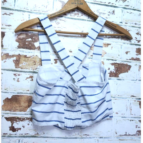 UO Lucca Couture Emory Striped Button-Down Cotton + Linen Cropped Top - Picture 10 of 11